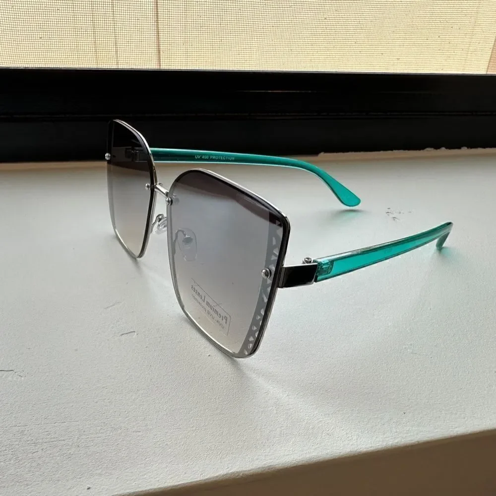 New Fashion Sunglasses Large Frames, Light Weight, Mixed Metal